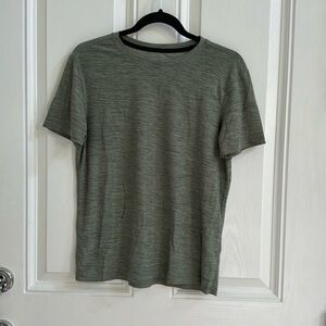 Old Navy Active Boy’s short sleeve shirt